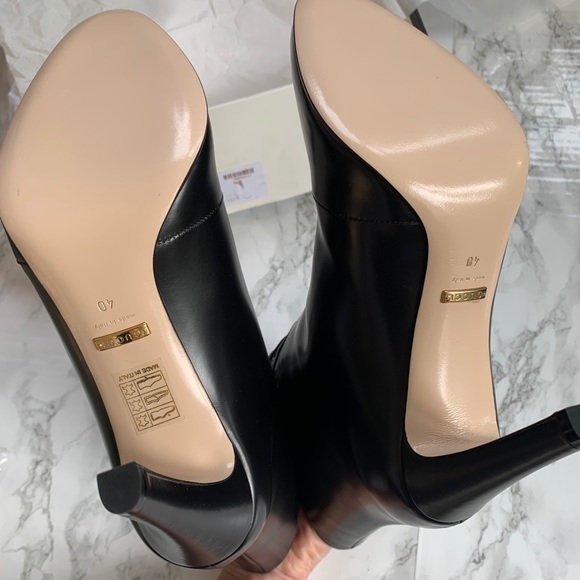 Gucci Cutout Leather Ankle Booties Black 40 - Picture 6 of 9